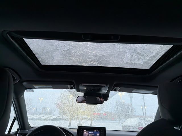 Used 2022 Toyota RAV4 SE image 18