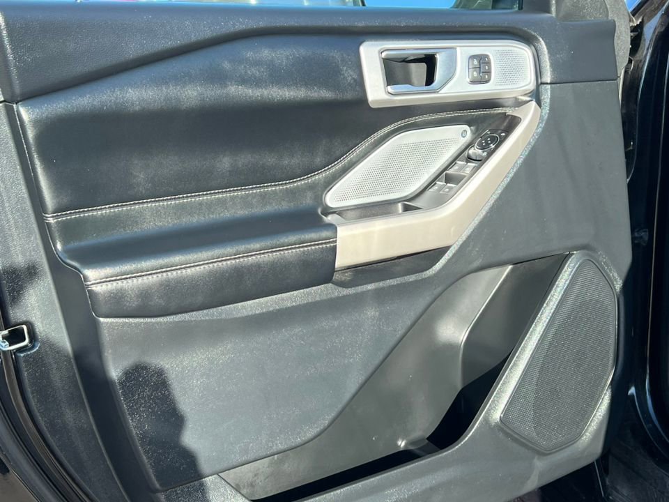 Certified 2023 Ford Explorer Limited w/ Limited Technology Package image 18