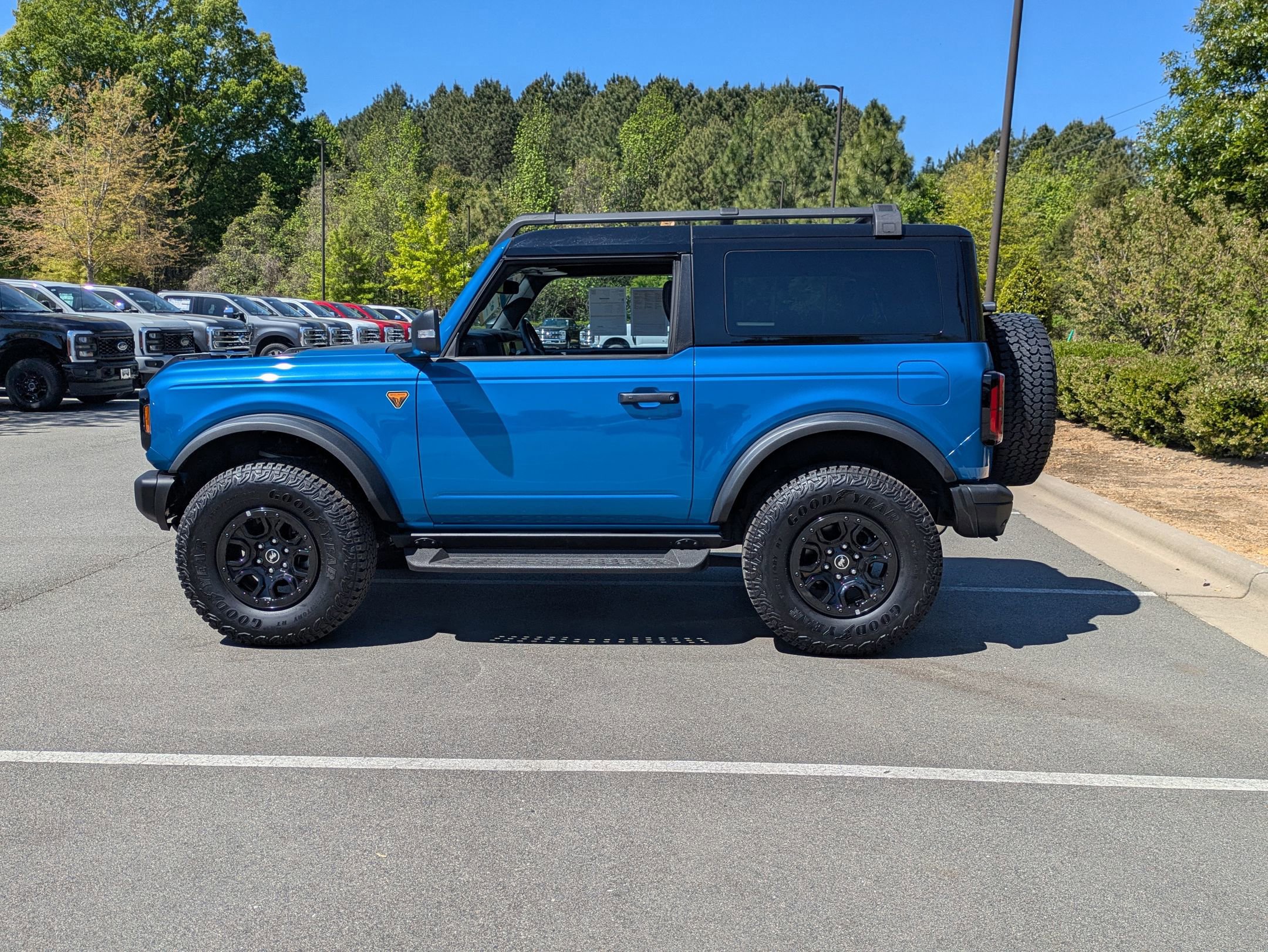 Certified 2025 Ford Bronco Badlands image 3