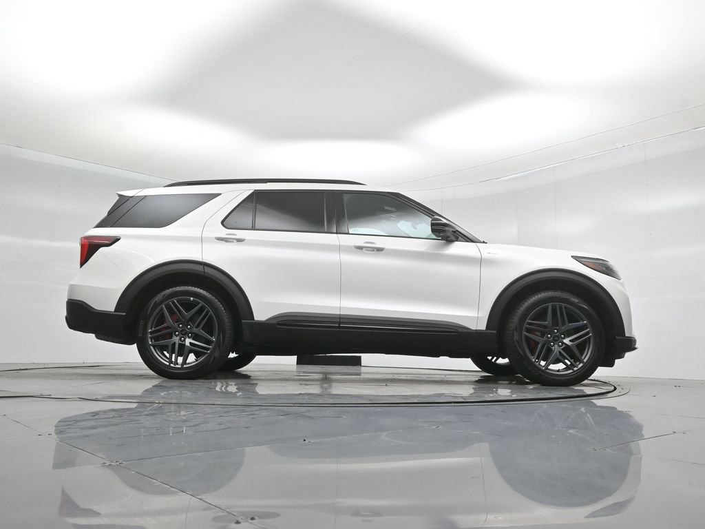 Certified 2025 Ford Explorer ST-Line w/ Premium Package image 51