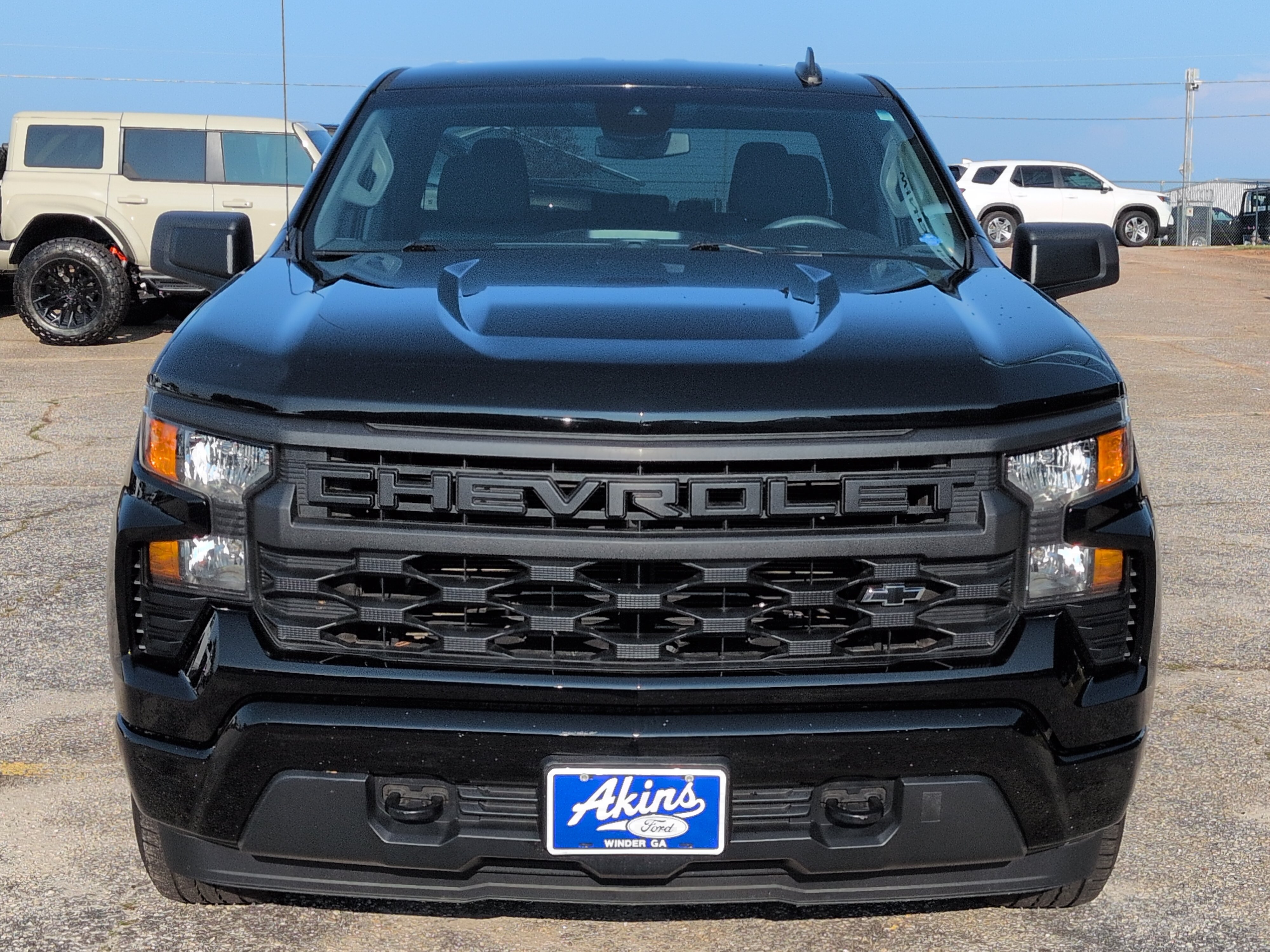 Used 2023 Chevrolet Silverado 1500 Custom w/ LPO, Dark Essentials Package RWD image 7