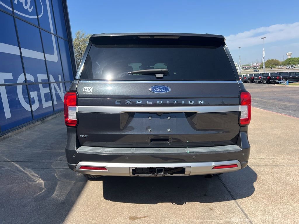 Certified 2022 Ford Expedition XLT image 3