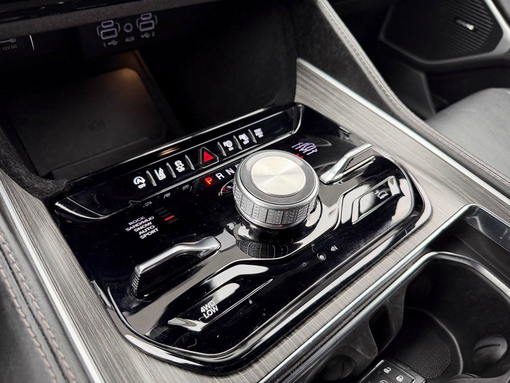 Used 2023 Jeep Wagoneer Series III w/ Convenience Group I image 39