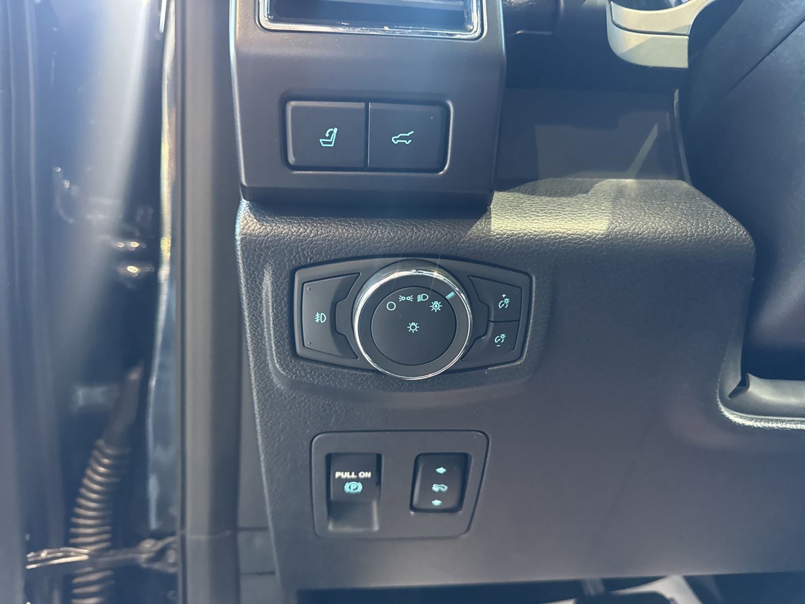 Certified 2020 Ford Expedition Limited w/ Equipment Group 301A AWD/4WD image 25