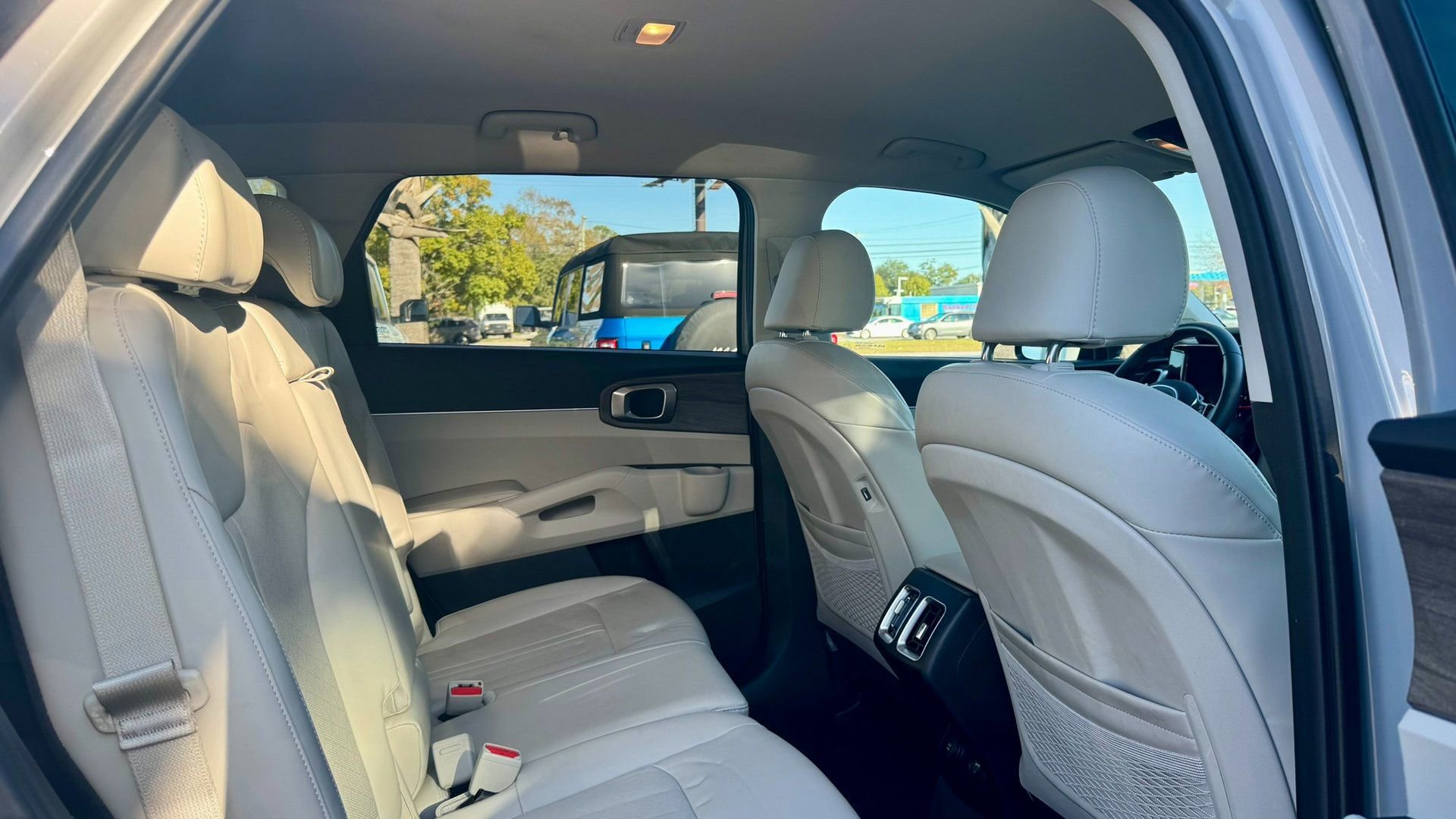 Used 2022 Kia Sorento S image 10