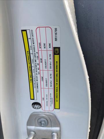 Used 2024 Chrysler Pacifica Touring-L FWD image 16