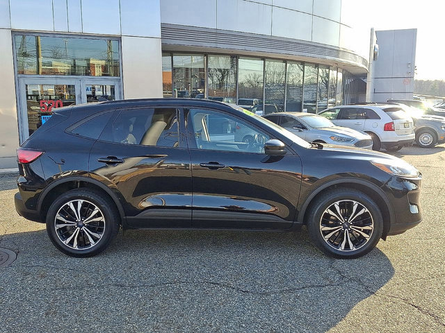 Certified 2022 Ford Escape SE w/ SE Sport Appearance Package image 9