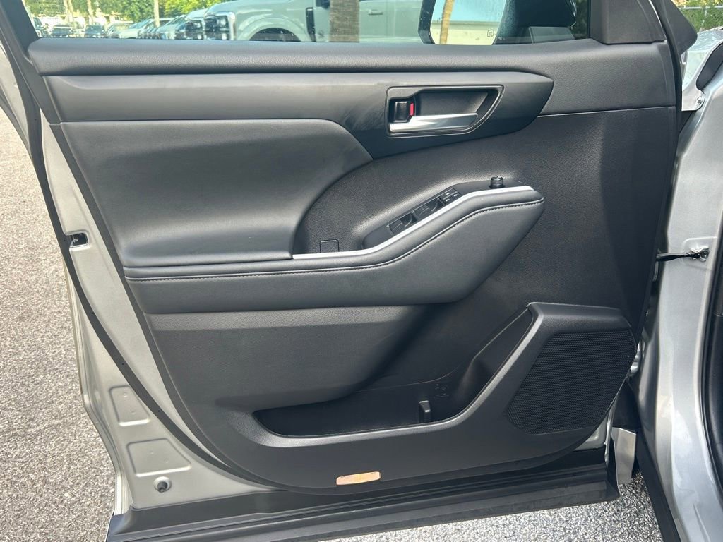 Used 2022 Toyota Highlander XSE image 41
