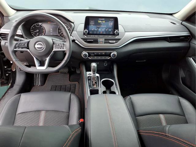Used 2025 Nissan Altima 2.5 SR FWD image 12