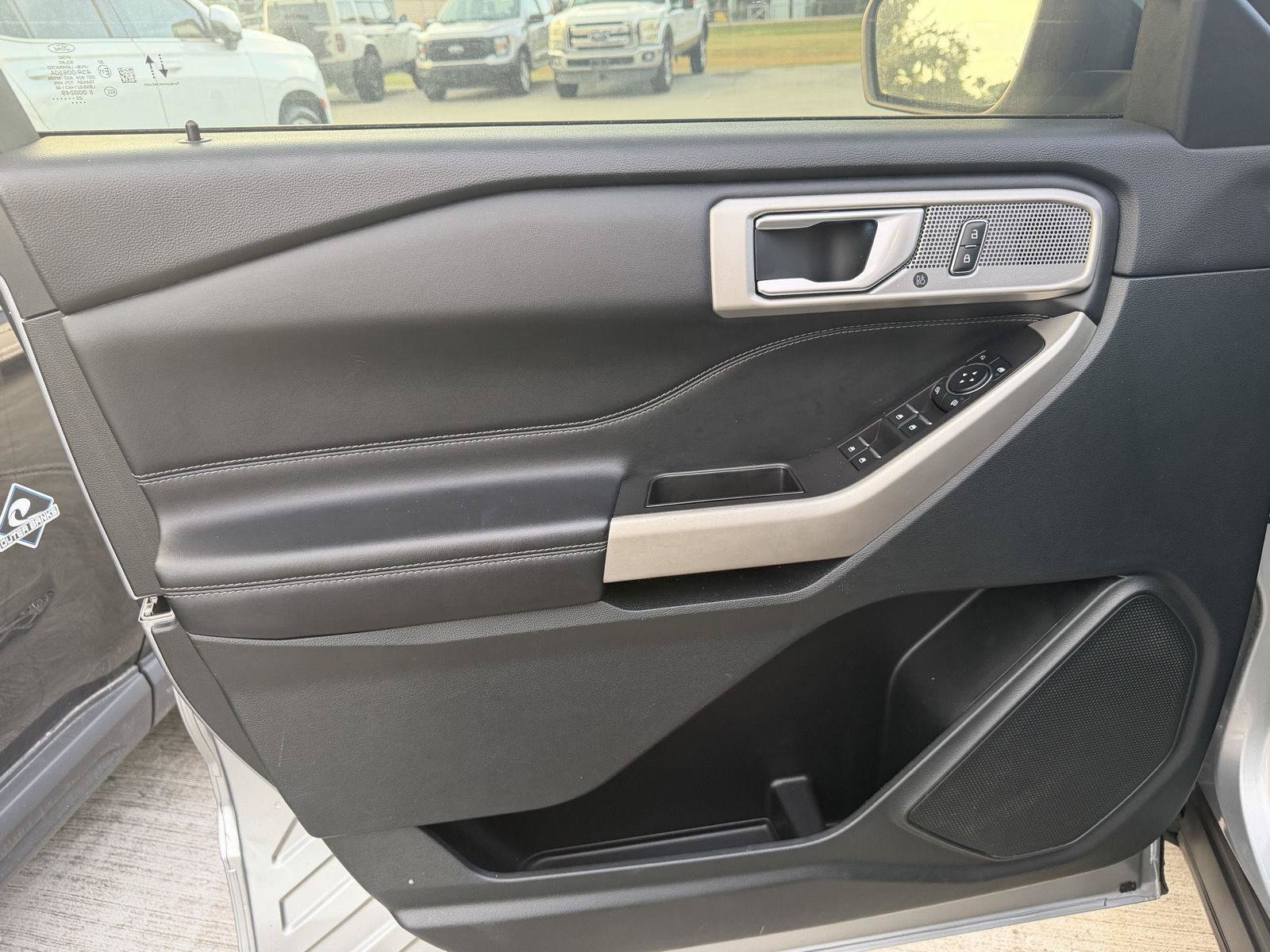 Certified 2023 Ford Explorer Limited AWD/4WD image 11