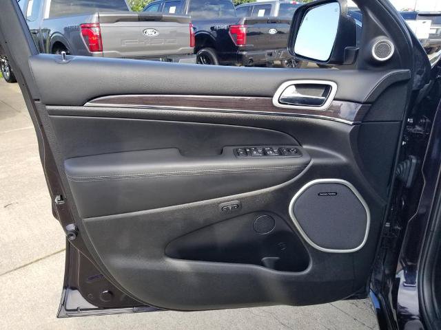 Used 2020 Jeep Grand Cherokee Overland w/ Interior Metal Package AWD/4WD image 12