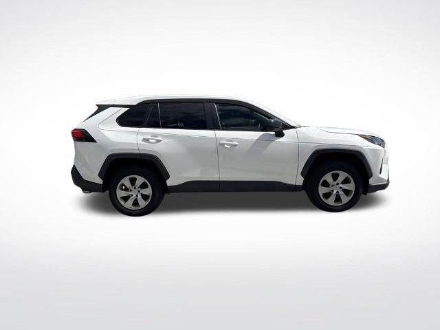Used 2022 Toyota RAV4 LE FWD image 4
