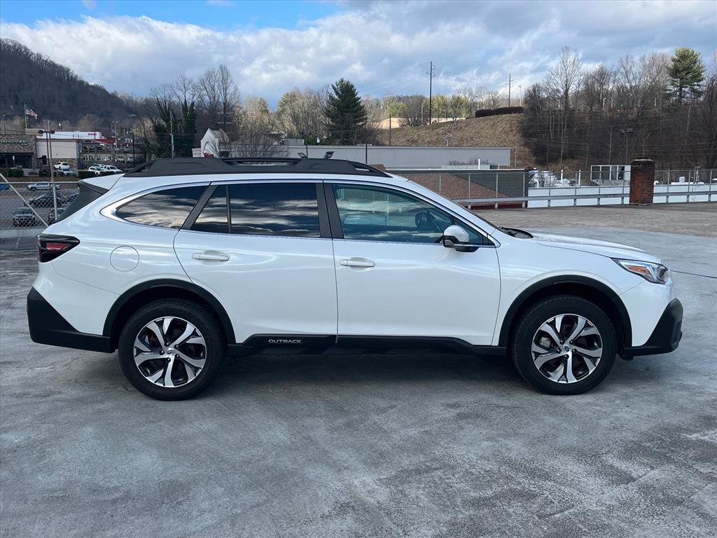 Used 2022 Subaru Outback Limited image 2