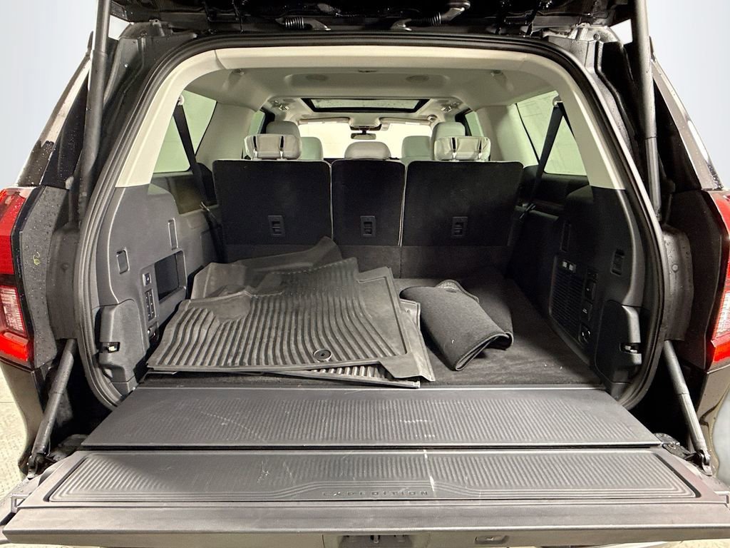Certified 2025 Ford Expedition Max Platinum w/ Driver's Package image 29