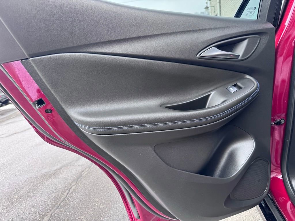 Used 2025 Buick Encore GX Sport Touring image 25