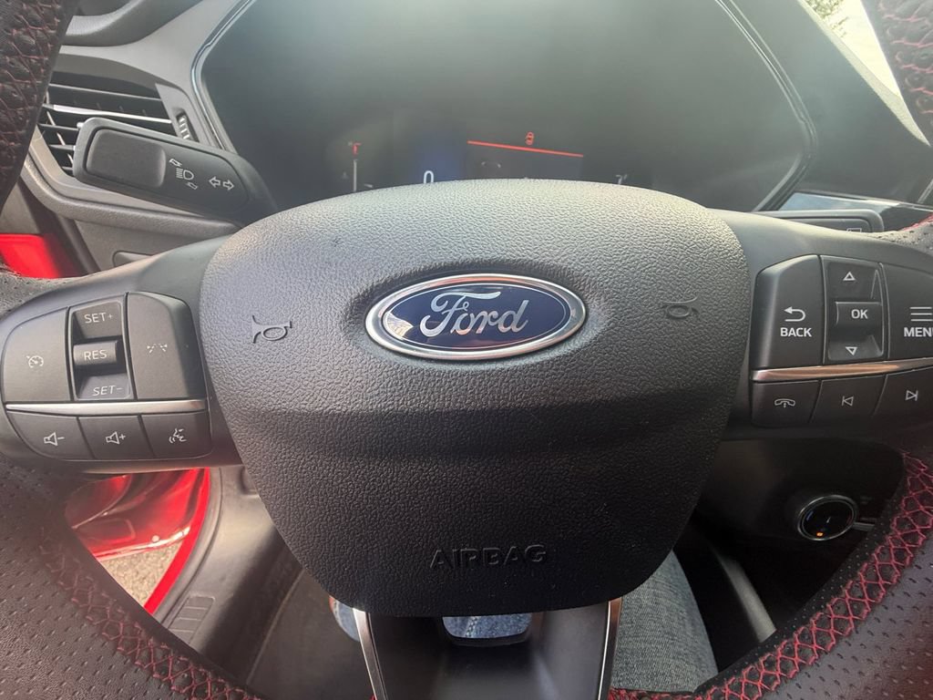 Certified 2025 Ford Escape ST-Line Select AWD/4WD image 20