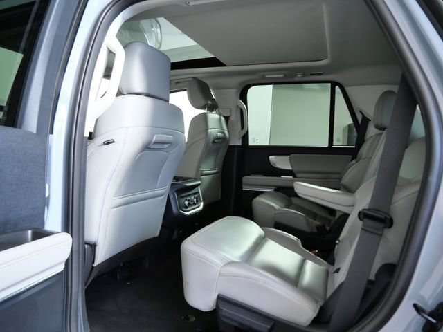 Certified 2025 Ford Expedition Active AWD/4WD image 13