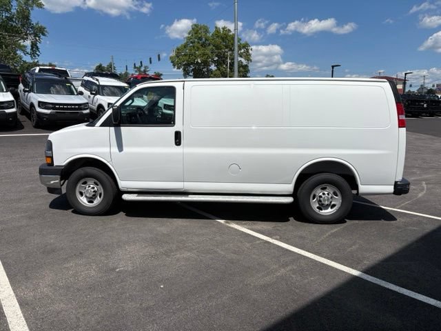 Used 2025 Chevrolet Express 2500 w/ Driver Convenience Package RWD image 6