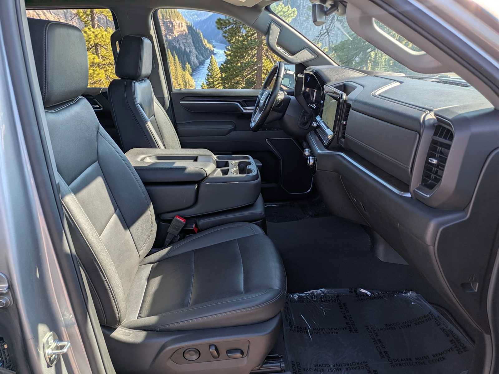 Used 2025 GMC Sierra 1500 SLT AWD/4WD image 17