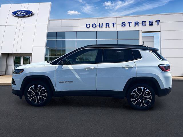 Used 2023 Jeep Compass Limited AWD/4WD image 8