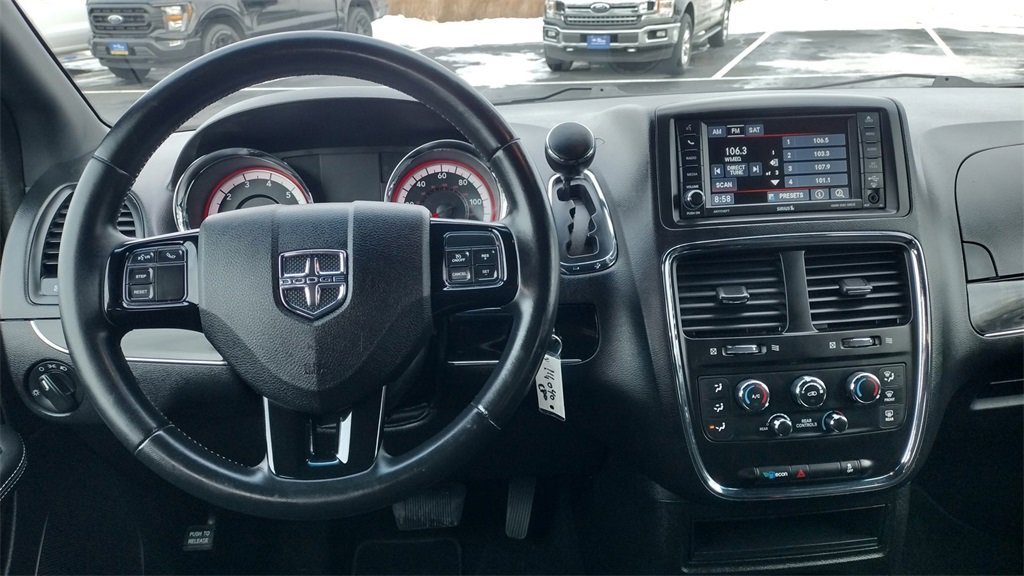 Used 2017 Dodge Grand Caravan SE image 19
