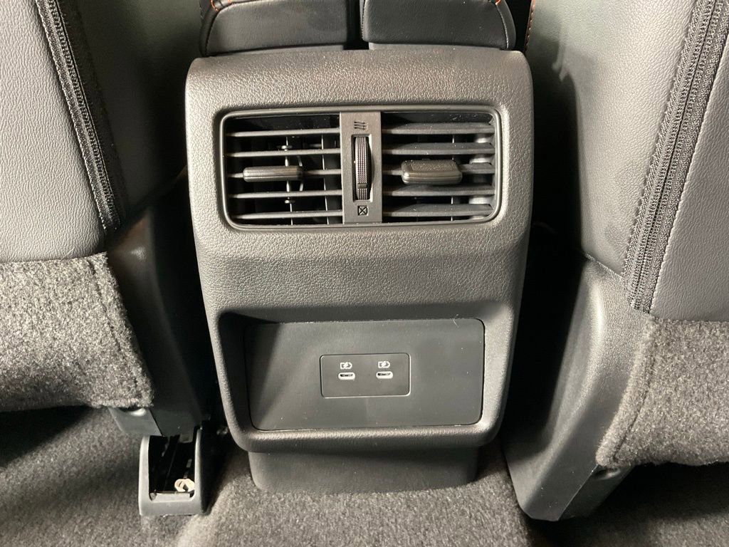 Used 2025 Nissan Rogue SV AWD/4WD image 17