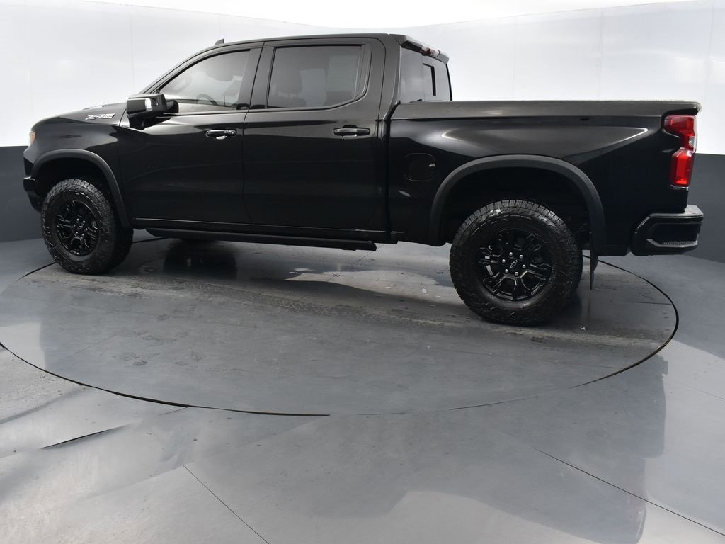 Used 2025 Chevrolet Silverado 1500 ZR2 w/ Technology Package image 2