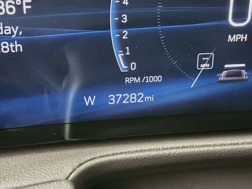 Used 2025 Cadillac XT4 Premium Luxury FWD image 20