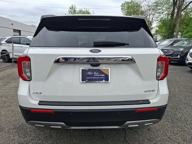 Certified 2023 Ford Explorer XLT w/ Equipment Group 202A AWD/4WD image 4