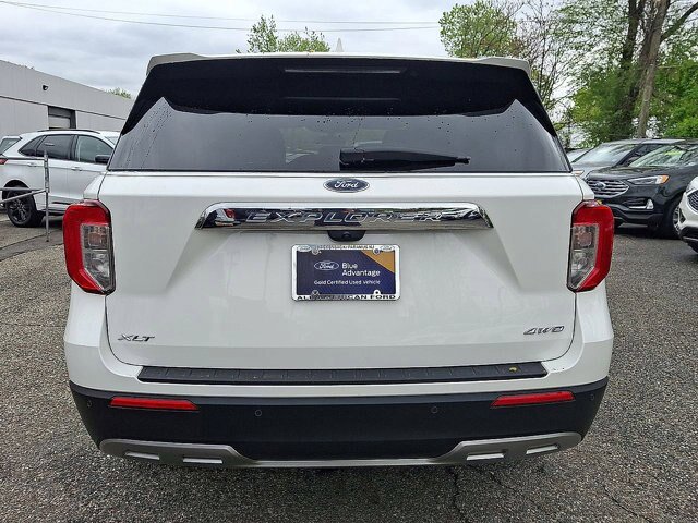 Certified 2023 Ford Explorer XLT w/ Equipment Group 202A AWD/4WD image 4
