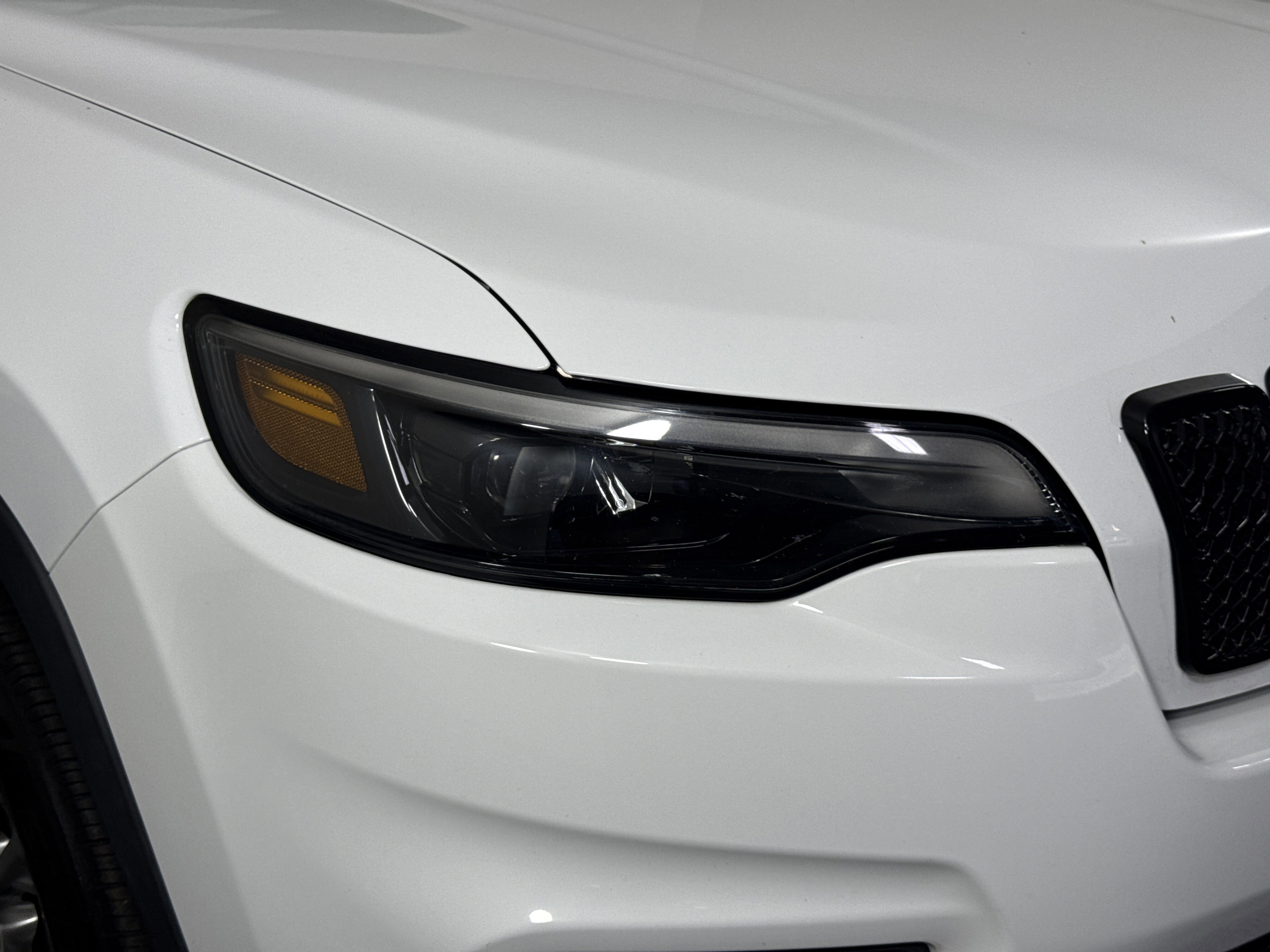 Used 2019 Jeep Cherokee Latitude Plus w/ Comfort/Convenience Group image 7