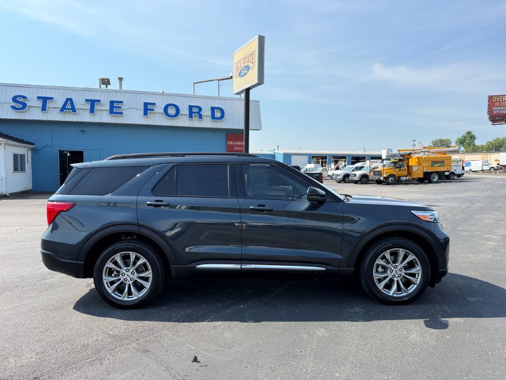 Certified 2023 Ford Explorer XLT w/ Equipment Group 202A AWD/4WD image 8