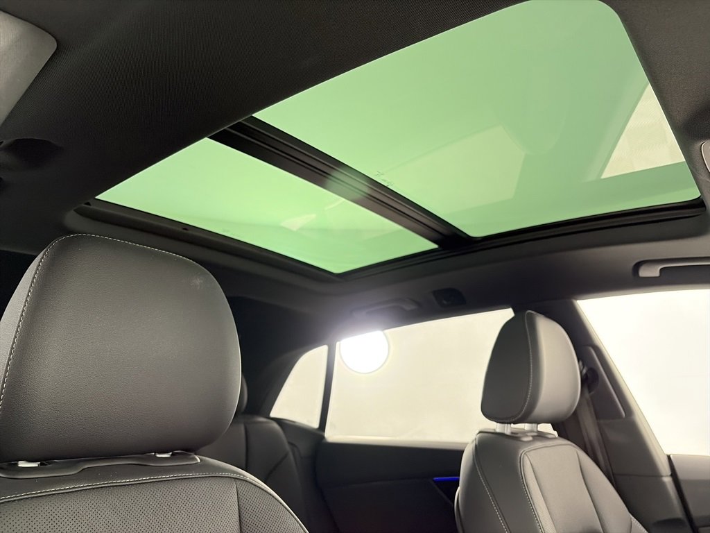 Used 2023 Audi Q8 Prestige image 32