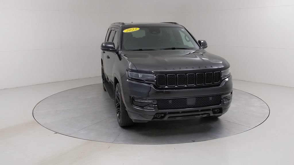 Used 2023 Jeep Wagoneer Series II AWD/4WD image 11