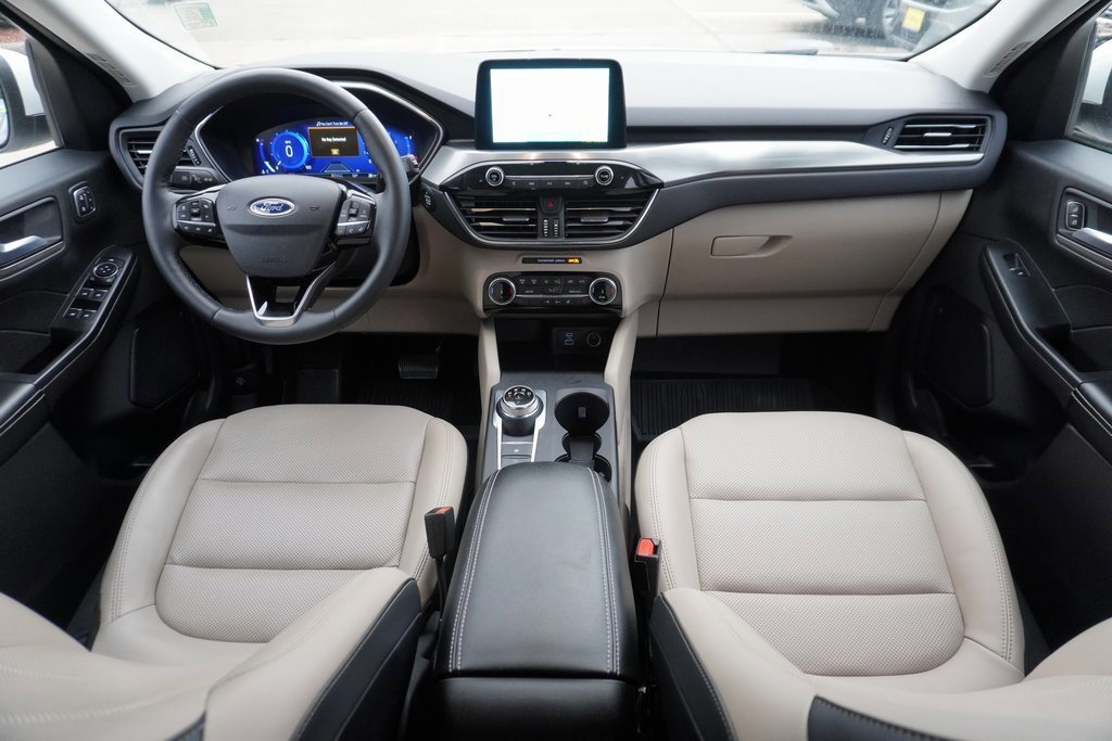 Certified 2022 Ford Escape Titanium image 18