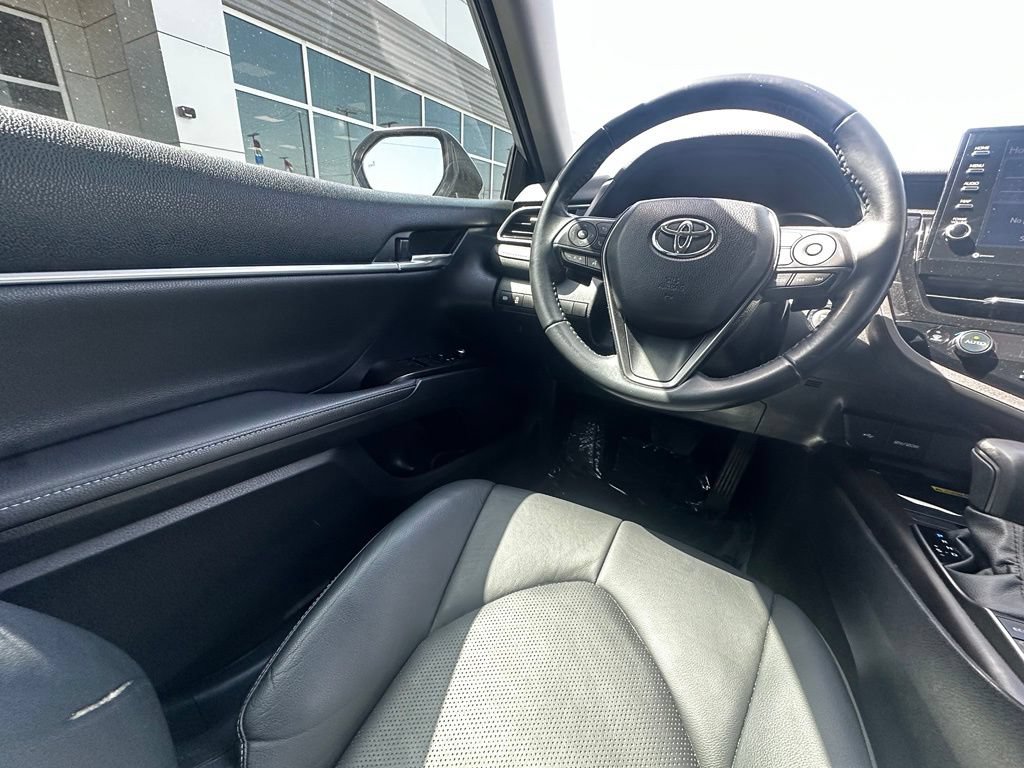 Used 2022 Toyota Camry XSE FWD image 14