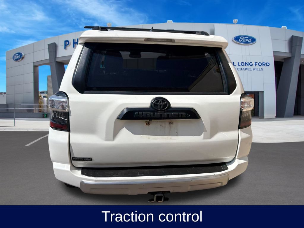 Used 2018 Toyota 4Runner SR5 AWD/4WD image 4