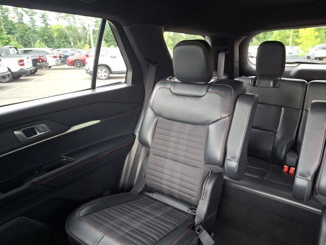 Certified 2025 Ford Explorer ST-Line AWD/4WD image 12