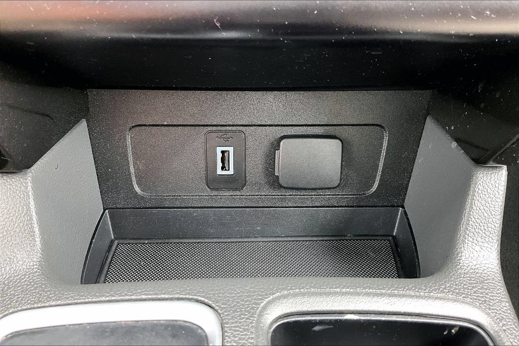 Certified 2017 Ford Escape Titanium FWD image 32