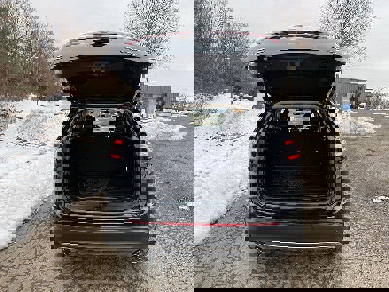 Certified 2018 Ford Edge Titanium w/ Technology Package image 9