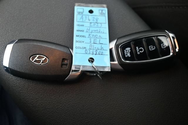 Used 2023 Hyundai Kona SEL AWD/4WD image 16