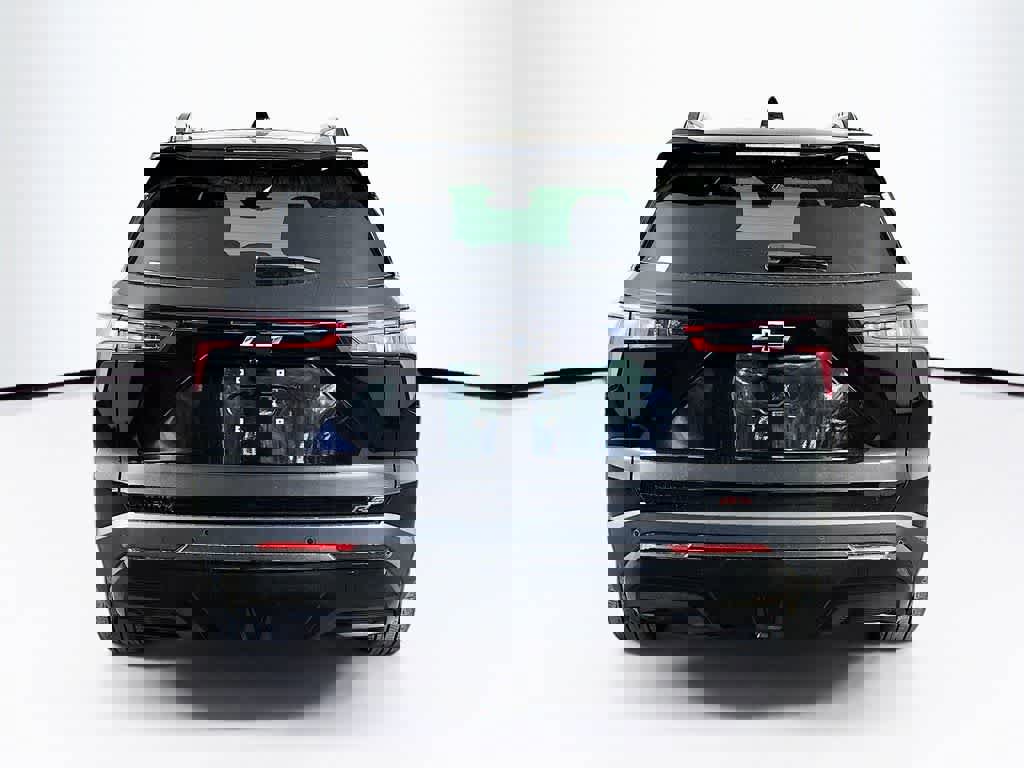 Used 2025 Chevrolet Equinox RS w/ Safety and Technology Package image 4