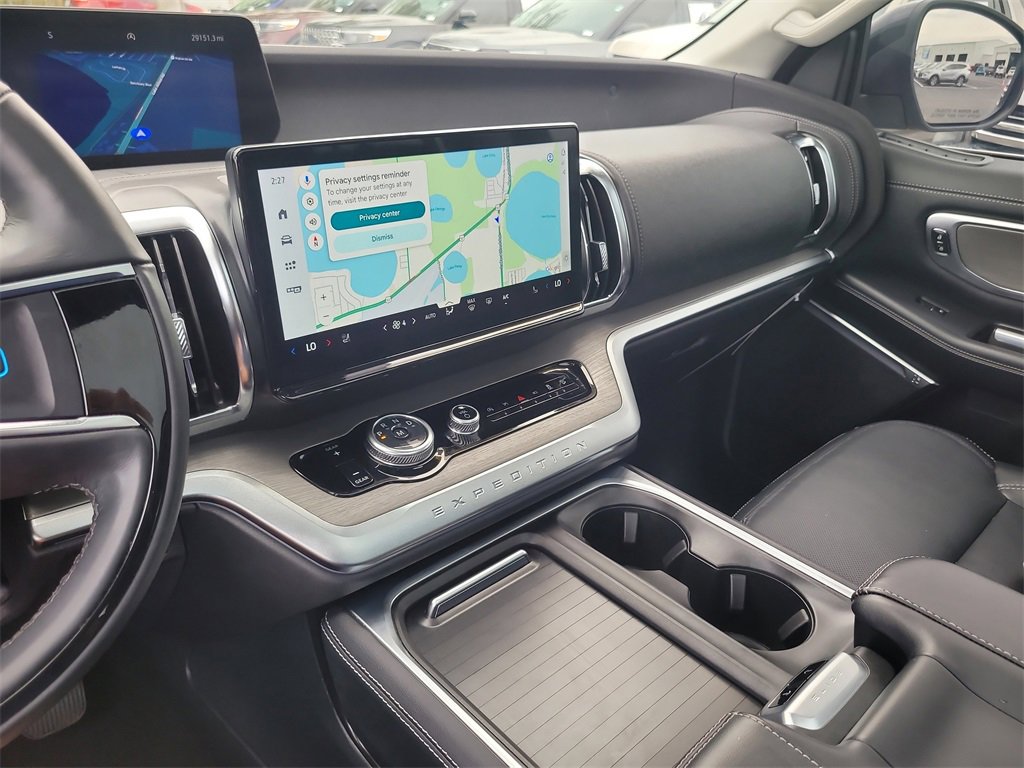 Certified 2025 Ford Expedition Max Platinum image 24