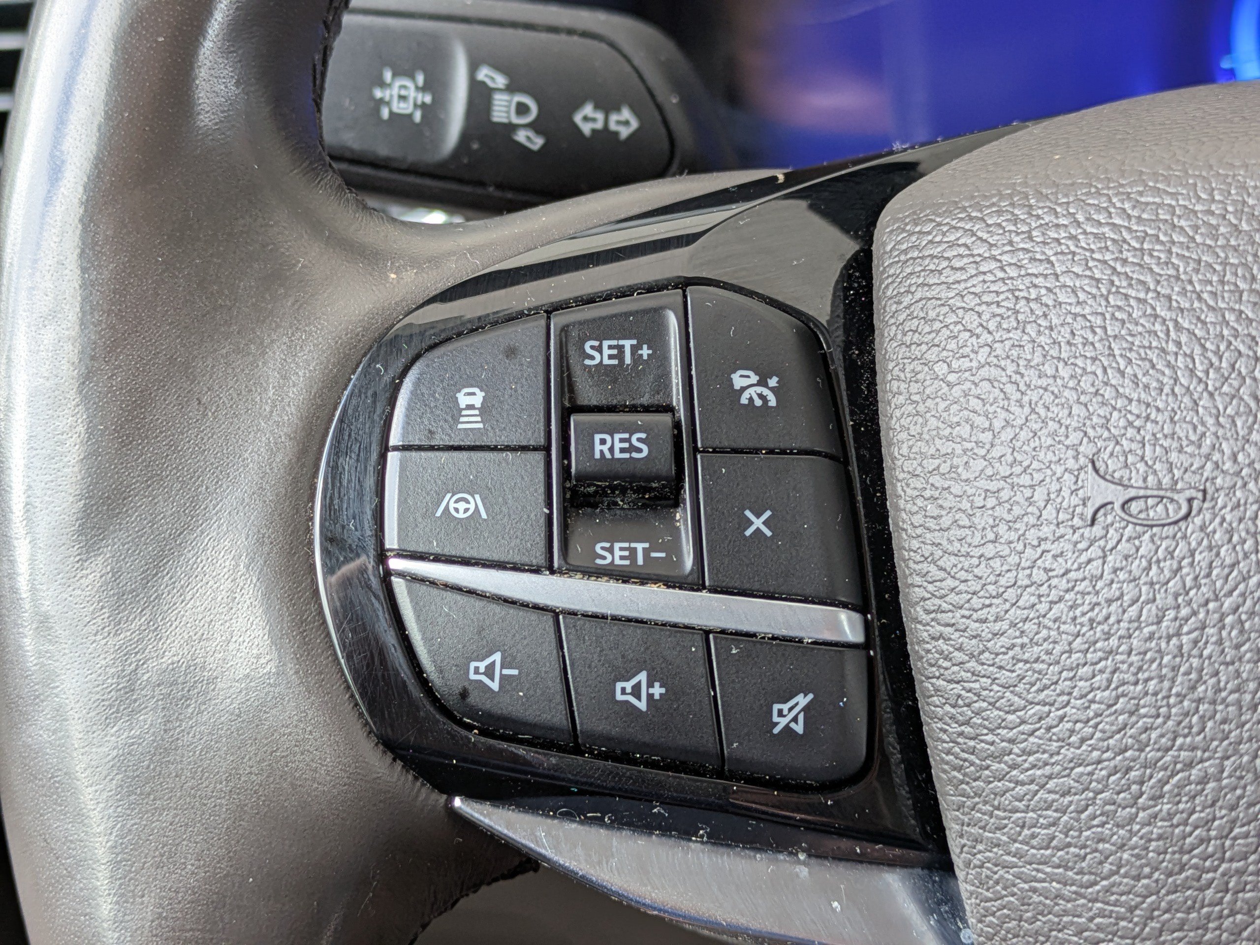 Certified 2022 Ford Explorer Platinum w/ Technology Package AWD/4WD image 29