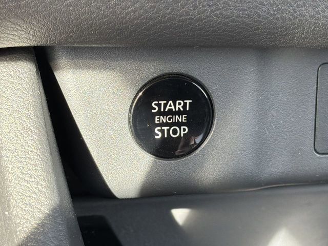 Used 2025 Nissan Rogue SV AWD/4WD image 19
