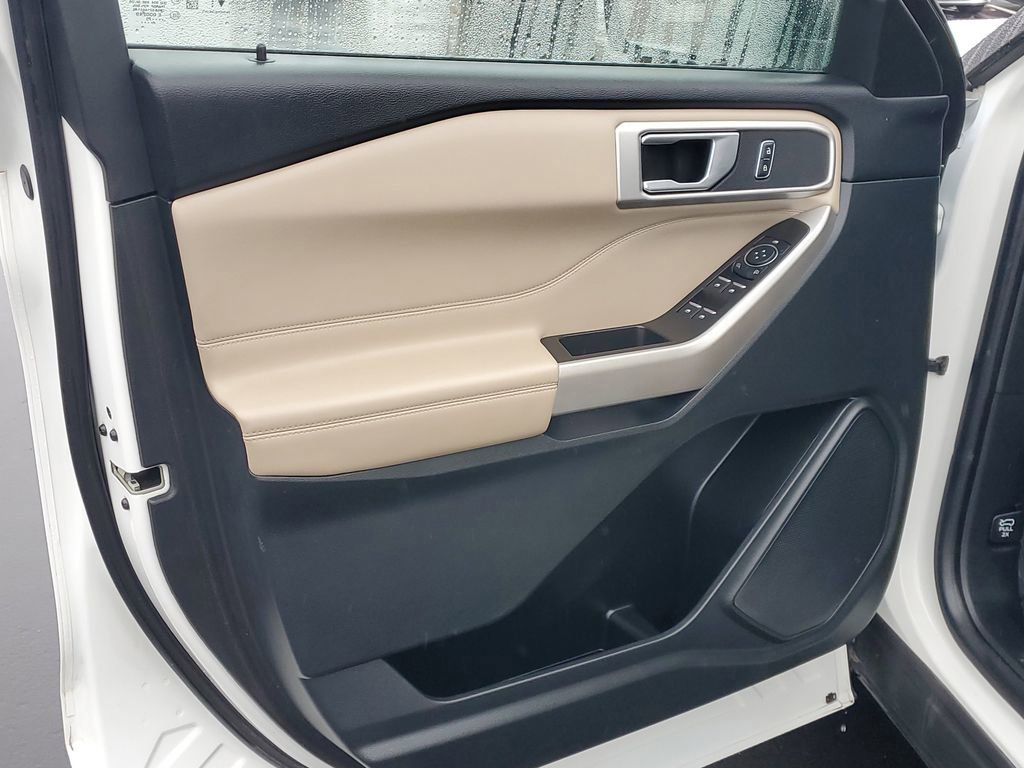 Certified 2023 Ford Explorer XLT w/ Equipment Group 202A image 6