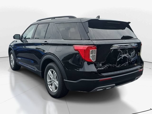 Certified 2024 Ford Explorer XLT w/ Equipment Group 202A RWD image 5