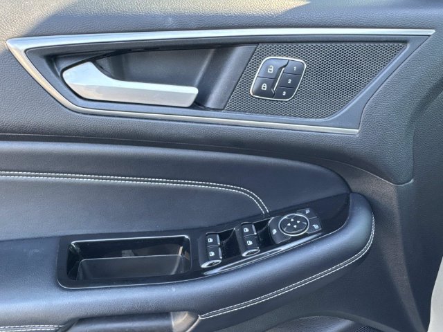 Certified 2018 Ford Edge Titanium FWD image 20