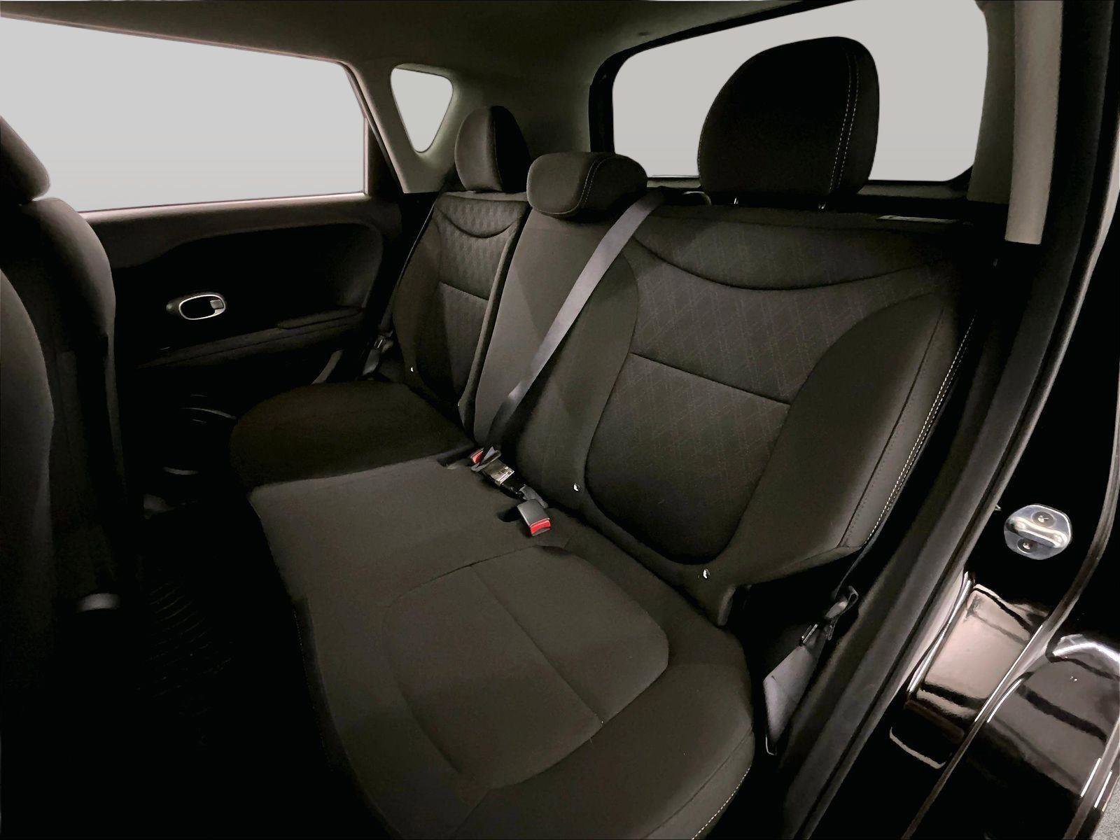 Used 2018 Kia Soul FWD image 24