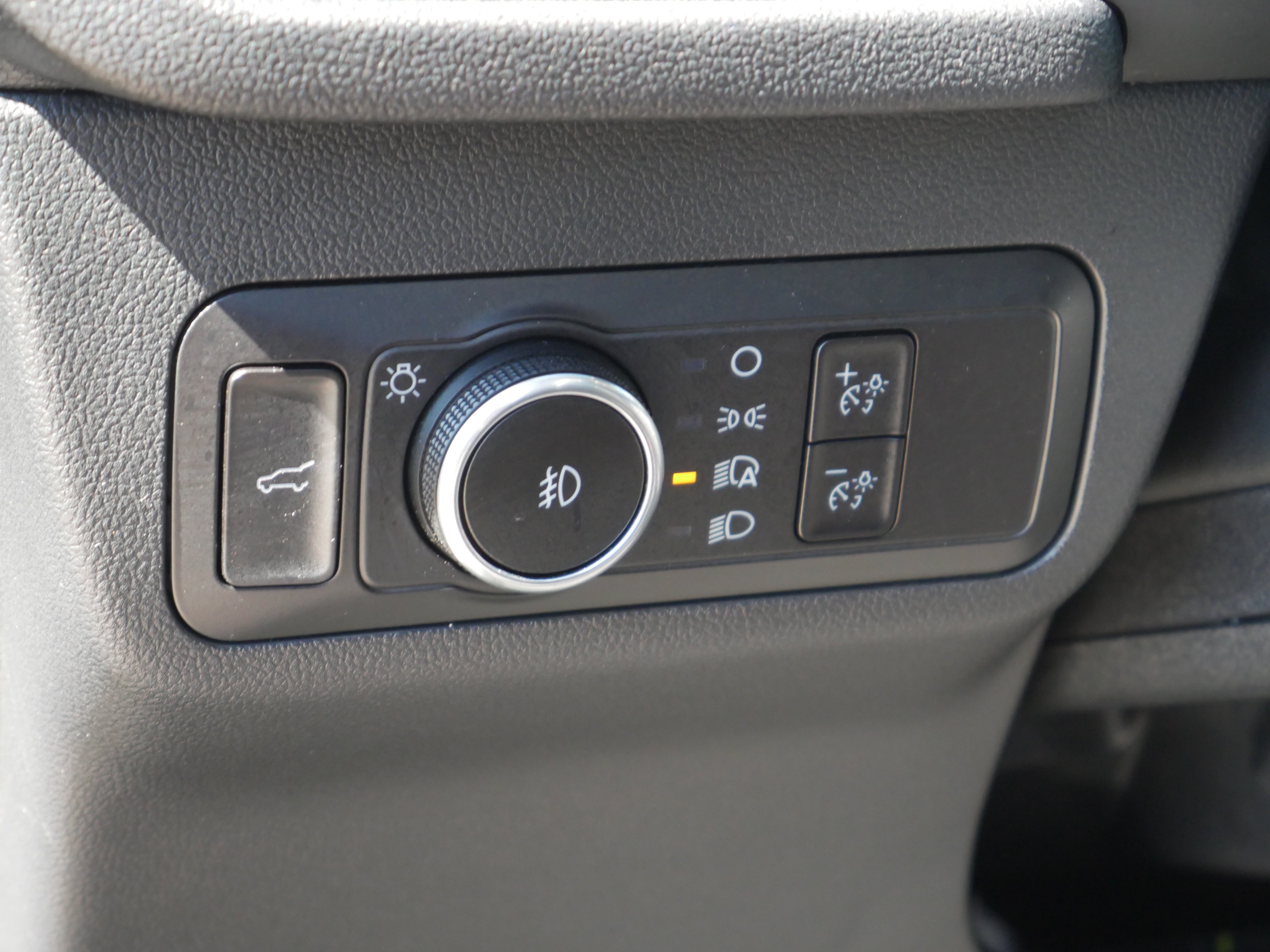 Certified 2025 Ford Escape Platinum AWD/4WD image 6